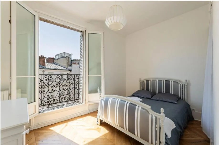 Vue Tour Eiffel Et 5 Minutes Des Champs-Elysees Appartement 2 Chambres Paris 16 Etoile 0*,  France