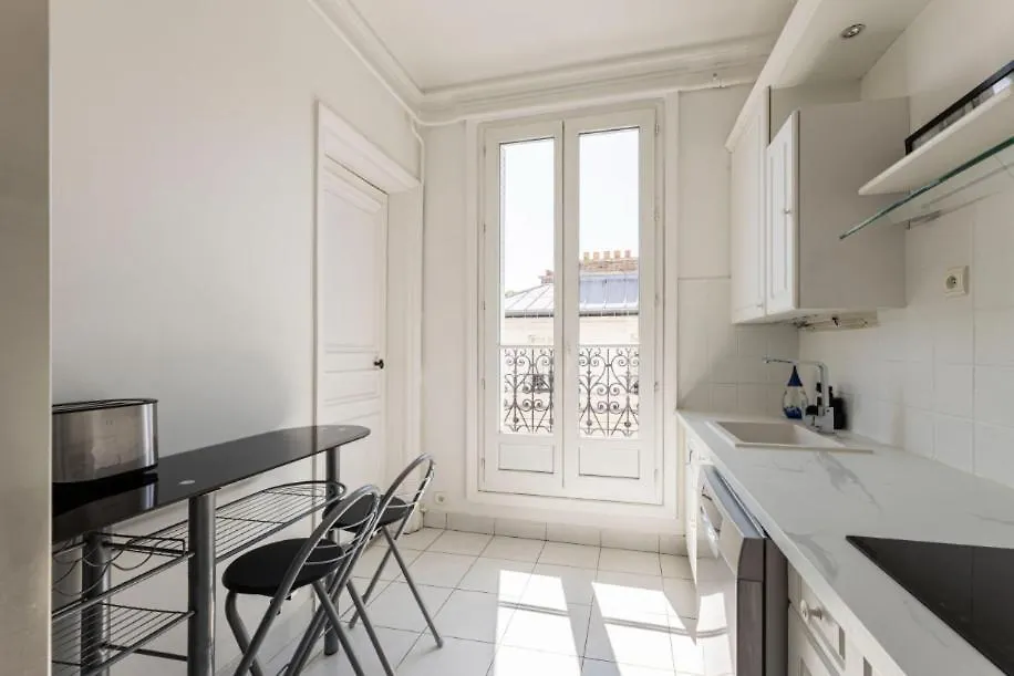 Vue Tour Eiffel Et 5 Minutes Des Champs-Elysees Appartement 2 Chambres Paris 16 Etoile 0*,