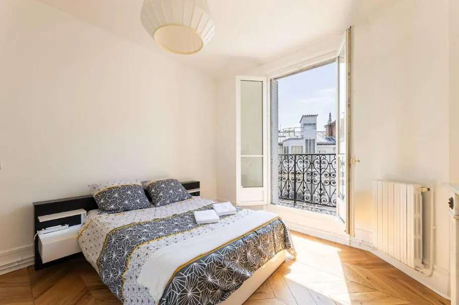 Vue Tour Eiffel Et 5 Minutes Des Champs-Elysees Appartement 2 Chambres Paris 16 Etoile