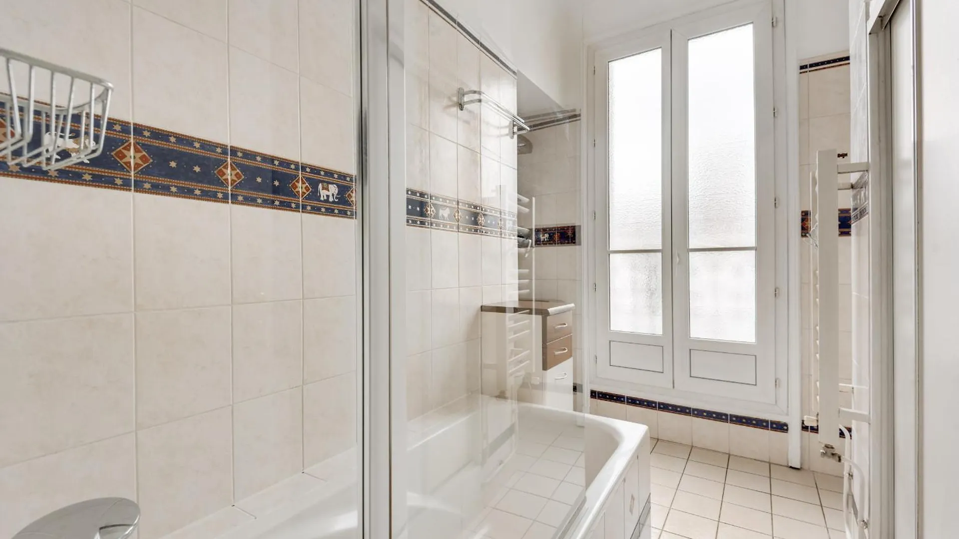 Vue Tour Eiffel Et 5 Minutes Des Champs-Elysees Appartement 2 Chambres Paris 16 Etoile 0*,  France