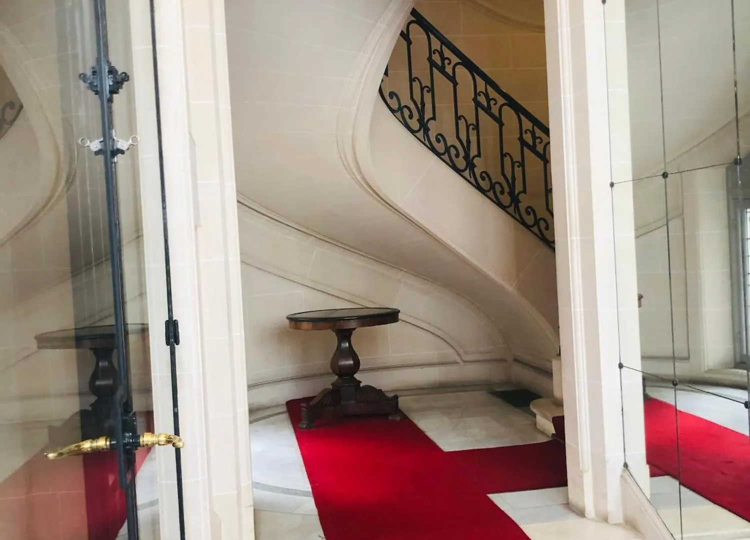 Apartment Vue Tour Eiffel Et 5 Minutes Des Champs-Elysees Appartement 2 Chambres Paris 16 Etoile France